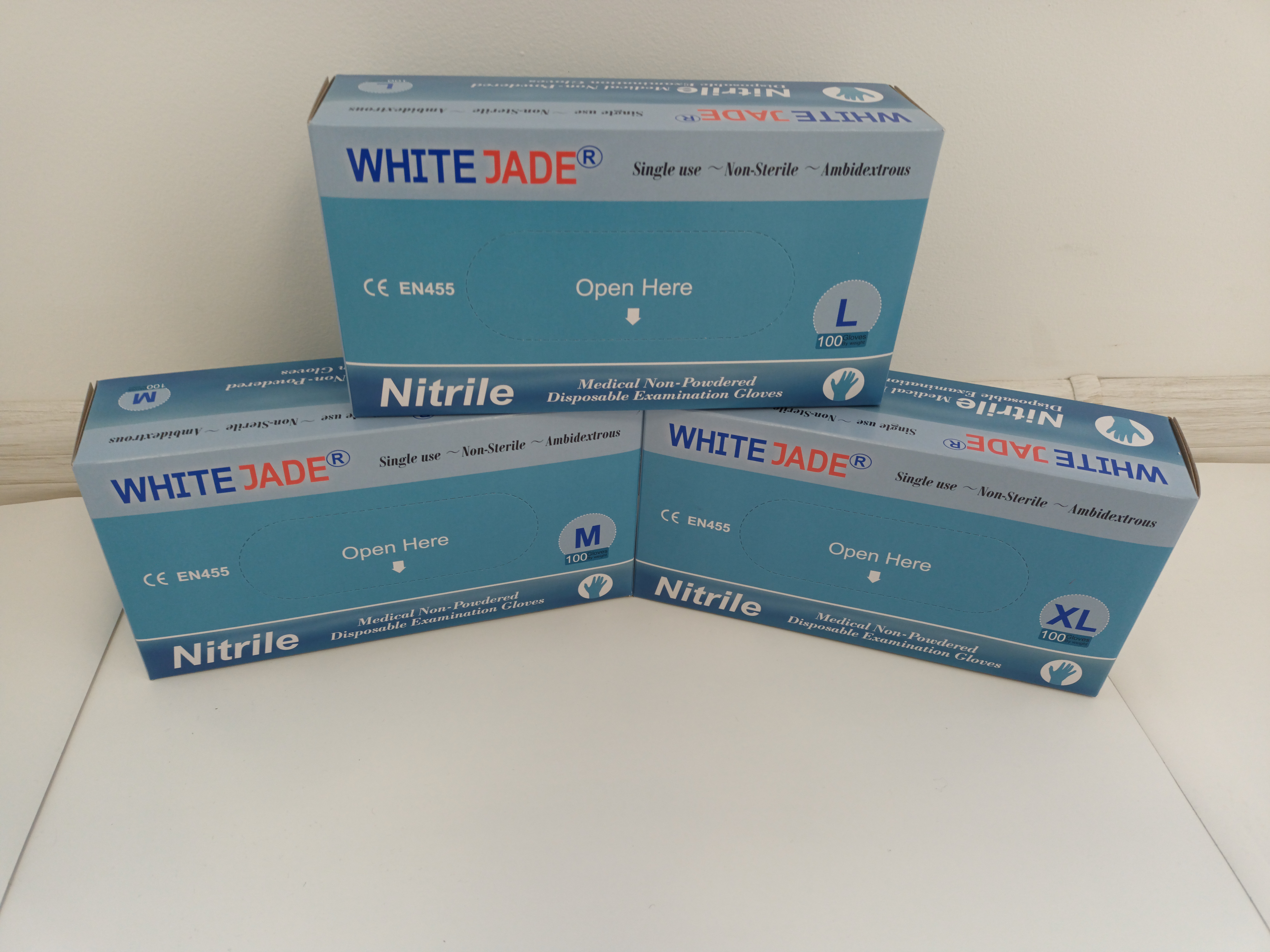 Медицински нитрилни ръкавици WHITE JADE 100 бр. в кутия